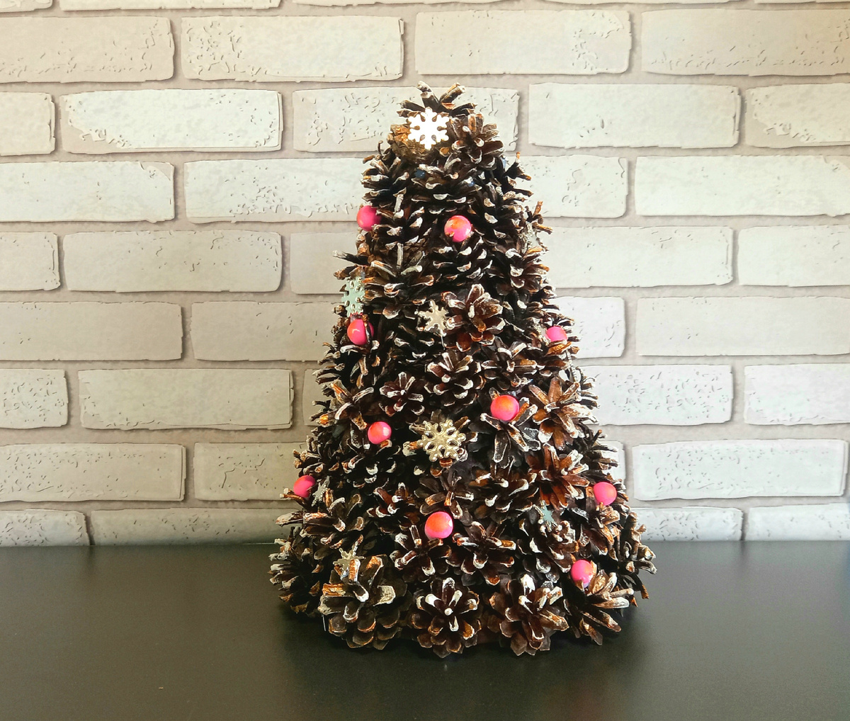 Ёлочка из шишек своими руками