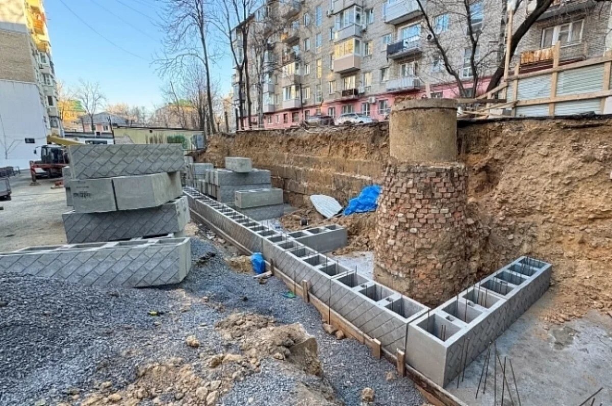    Новую подпорную стену возводят на улице Прапорщика Комарова во Владивостоке