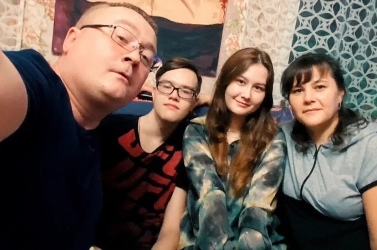 Фото: Семья Приходченко (слева направо): Вадим, Юрий, Татьяна и Юлия. / из материала "Аргументы и факты – aif.ru"