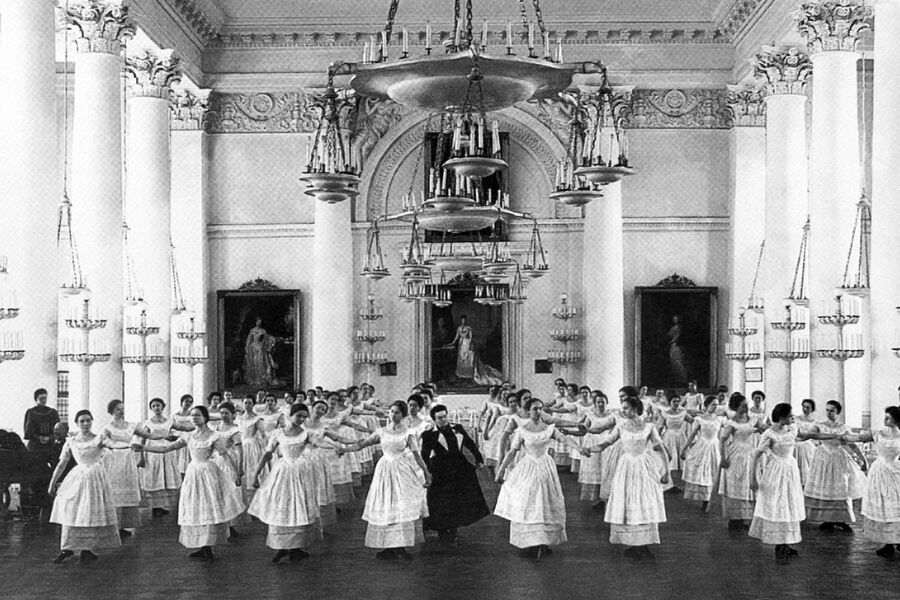 Занятия в Смольном институте благородных девиц