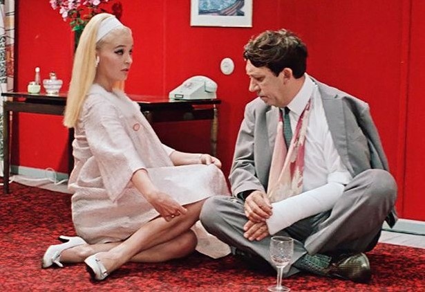 кадр из фильма Бриллиантовая рука