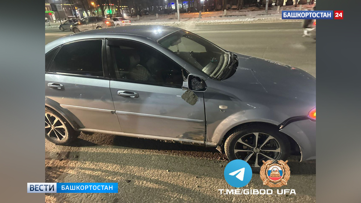    В Уфе на проспекте Октября в ДТП с участием двух легковушек и мотоцикла пострадала 16-летняя девушка