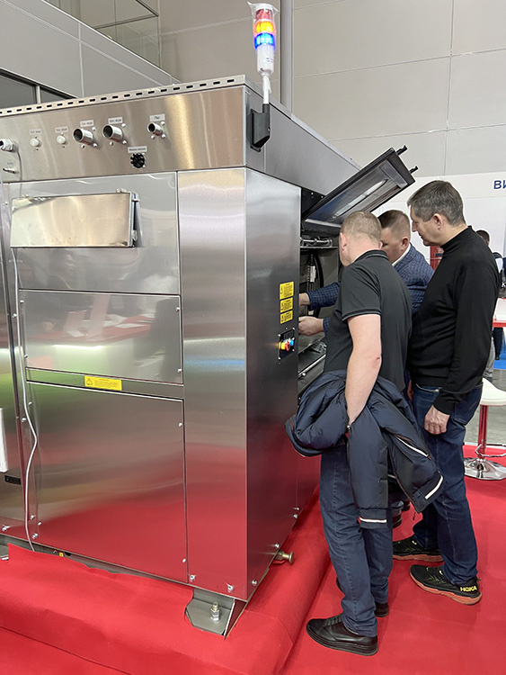 Стирально-отжимная барьерная машина ВБ-100