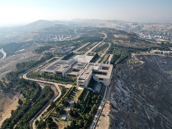    Фото: Yosri Al Jamal / Reuters