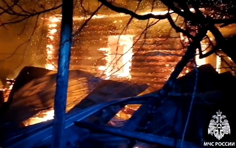    Двухквартирный дом сгорел в Балезинском районе Удмуртии