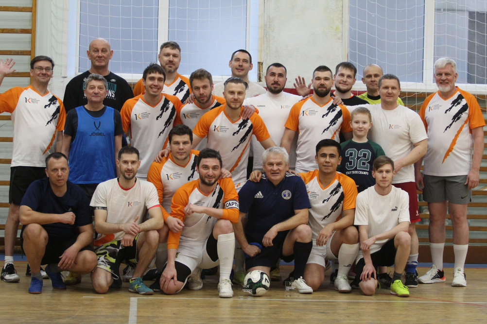     Медики краевой больницы сыграли в футбол с пациентами с пересаженными органами