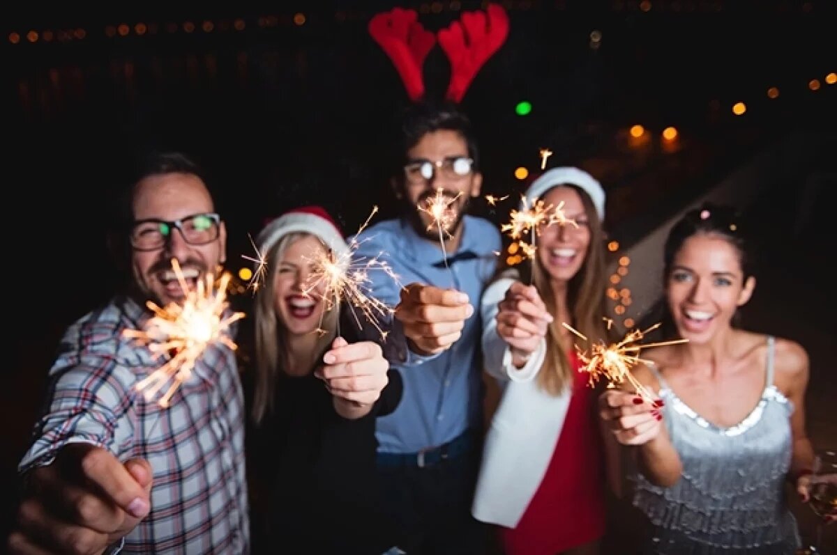    Дзюник: людям надоели новогодние шоу из-за повторяющихся из года в год лиц