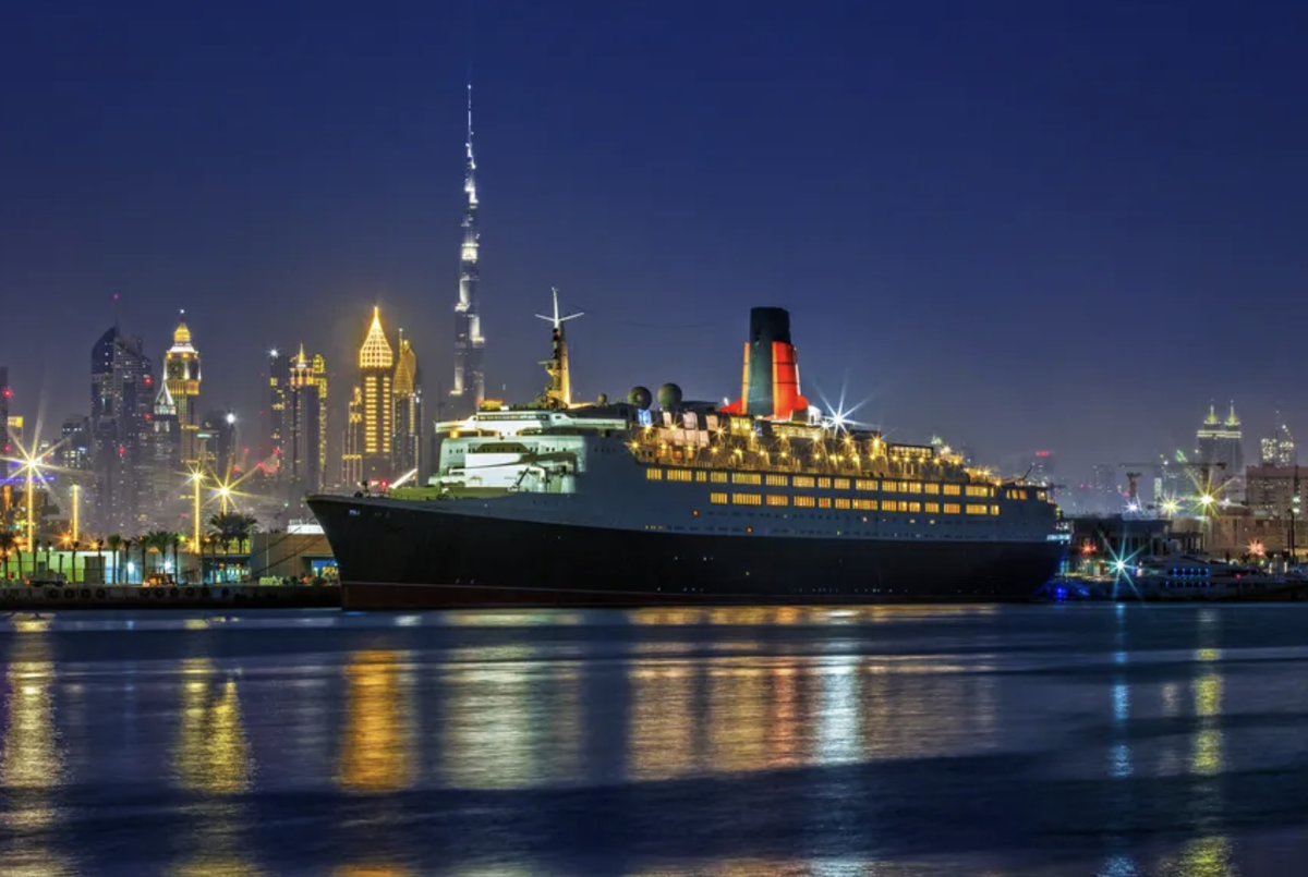 Queen Elizabeth 2 4*