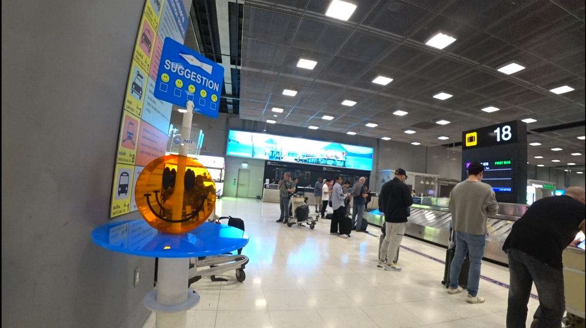 Получение багажа в аэропорту Суварнабхуми г. Бангкок.