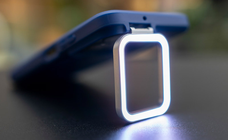 Светящееся кольцо в чехле смартфона HMD Fusion