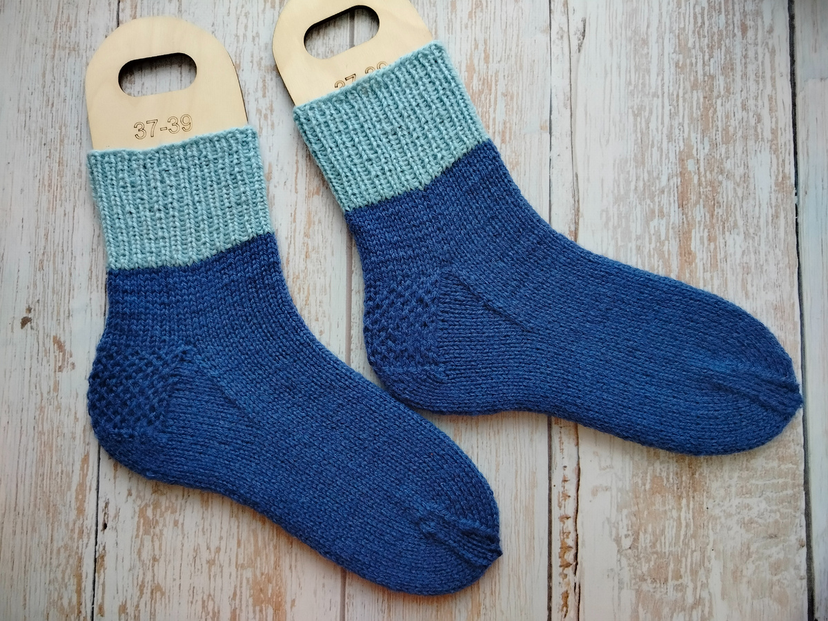 носки женские из пряжи Ализе вултайм. использованы  спицы номер три Фото автора