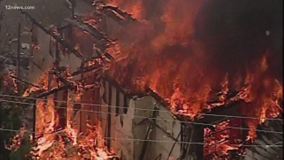 Пожар в доме семьи Фишер. Источник фото: https://www.12news.com/