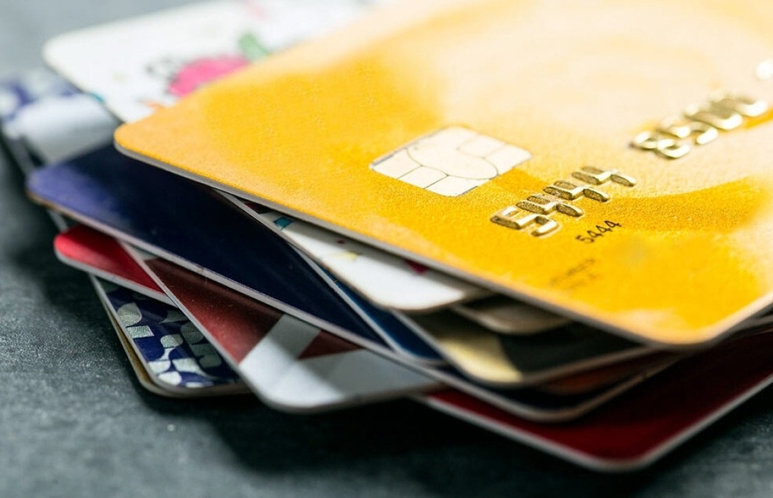    «Известия»: российские банки урезали лимиты по кредитным картам