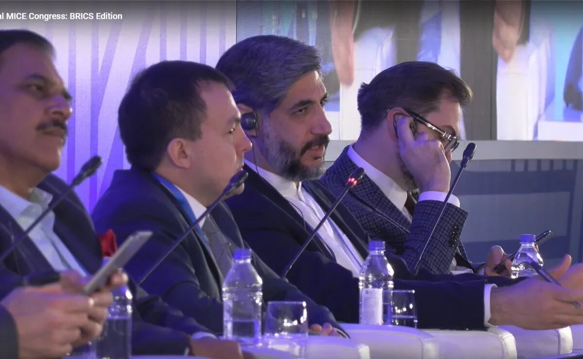    Россия может облегчить визовый режим для деловых туристов