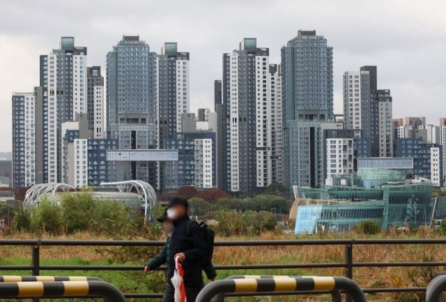 На этой фотографии, сделанной 26 ноября, показан жилой комплекс в Банпхо-гу, Сеул (Рёнхап)