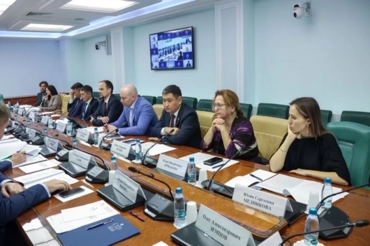    Участники круглого стола подняли несколько важных вопросов.