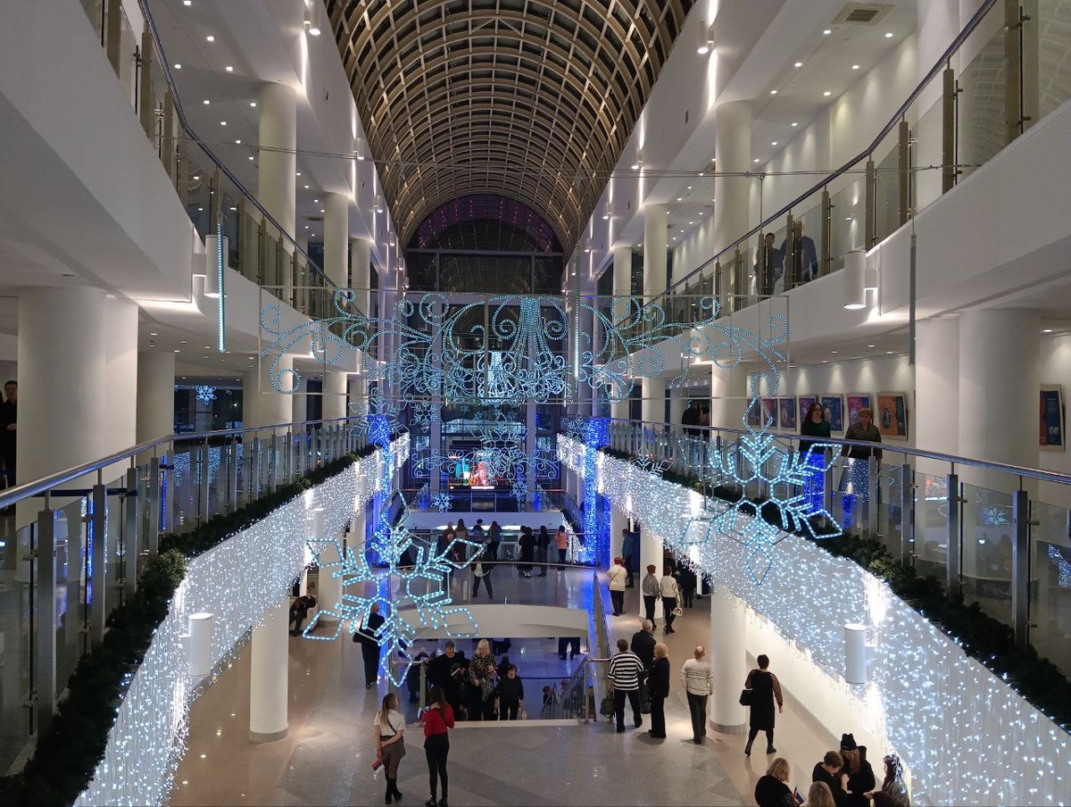 15 декабря 2024. Публика идёт на концерт Шамана