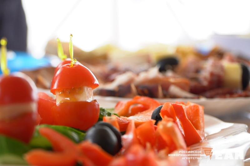    Фото: ЕАН. Новогодний стол подорожал на 1300 рублей