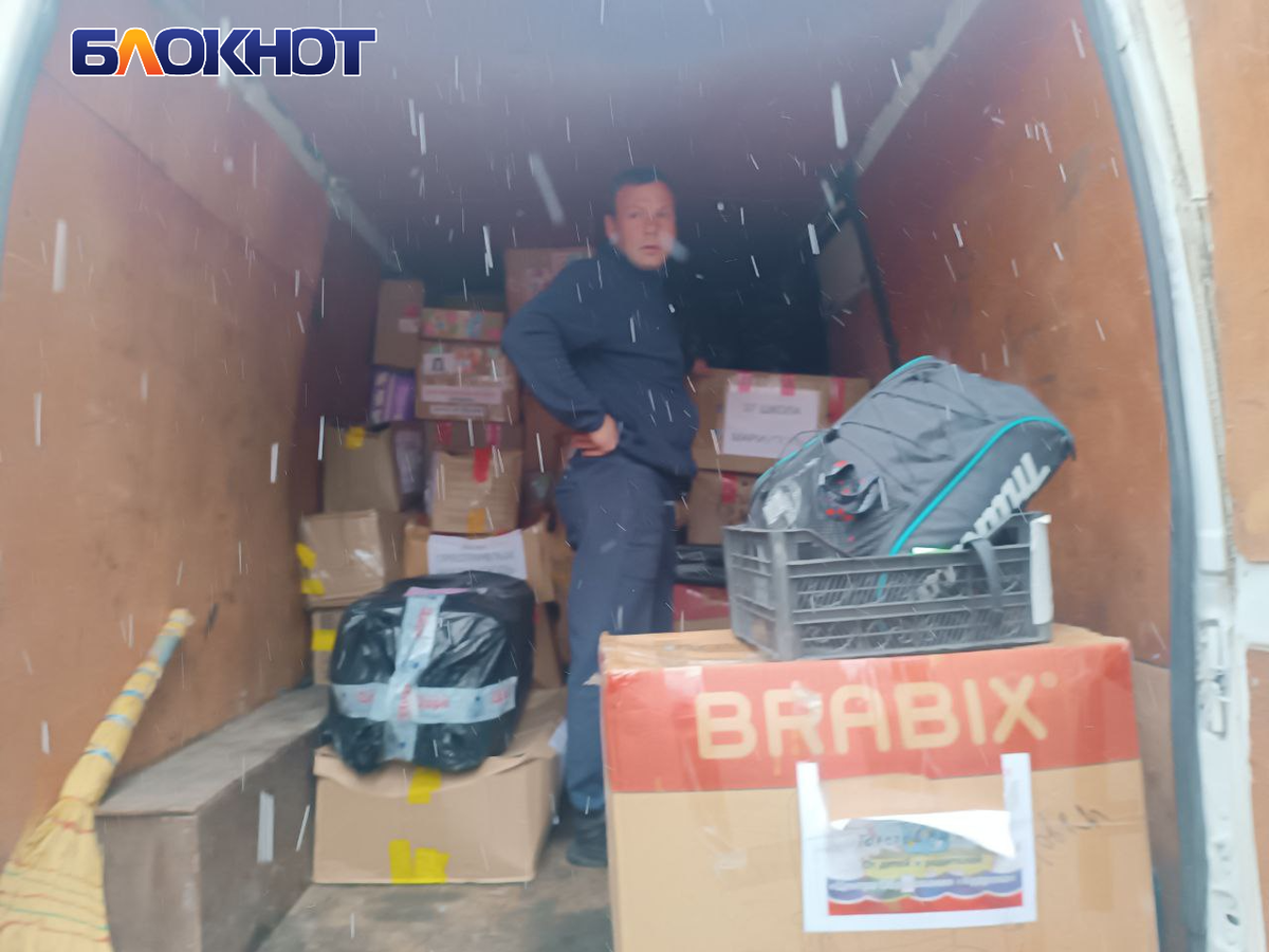 Фото: Блокнот Донецк, волонтеры из Ленобласти доставили помощь для детей, стариков и инвалидов в ДНР