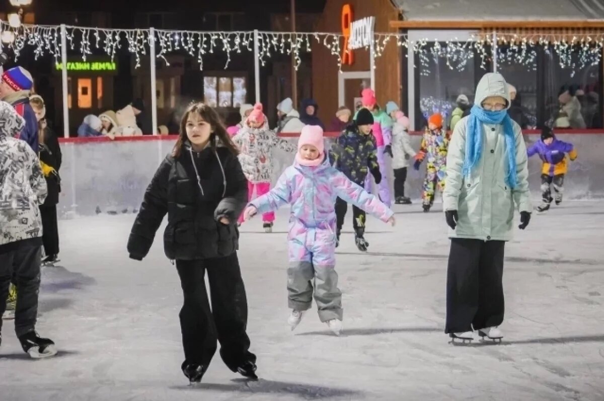    В Рыбинске на воскресенье закрыли каток, чтобы восстановить лед