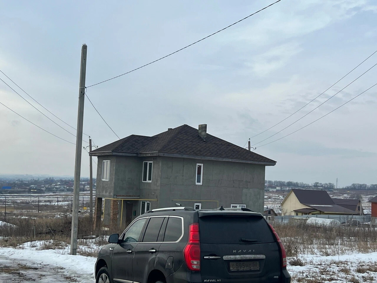 Дом расположены в охранной зоне ЛЭП 10 кВ