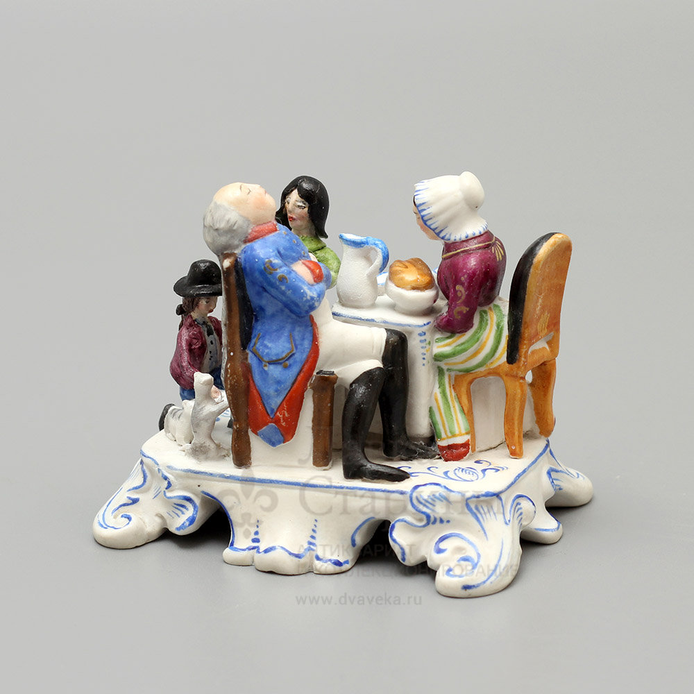 Скульптурная группа-миниатюра «За столом», бисквит, Гарднер, 1870-90 гг. 
