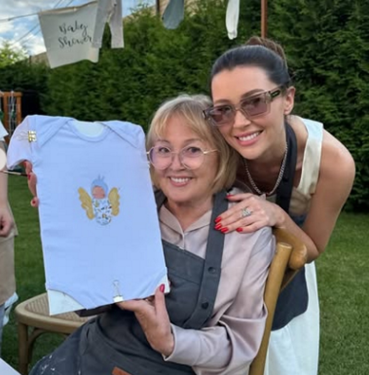 Анна Заворотнюк с бабушкой Валентиной Борисовной. Фото: соцсети