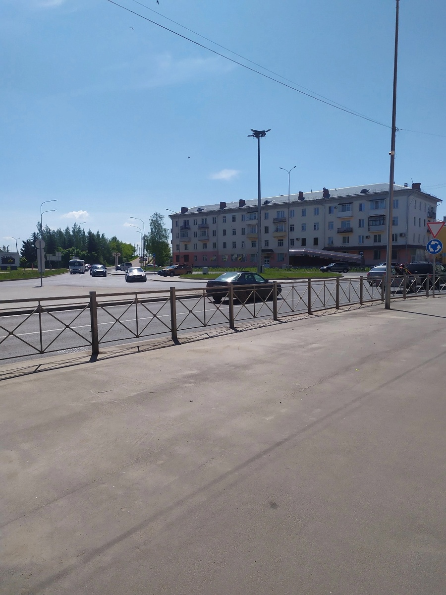 Перекрёсток, который надо переходить под землёй.