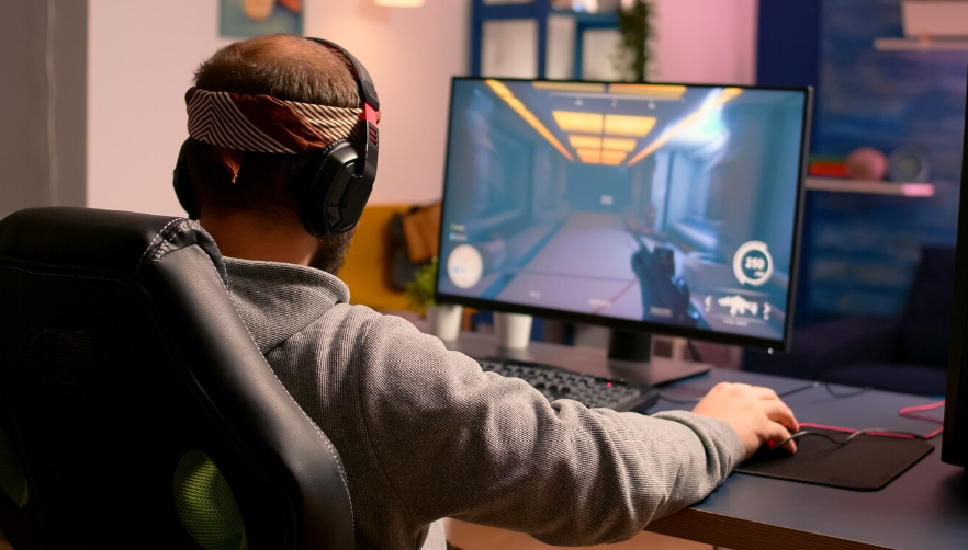 Источник изображения: https://ru.freepik.com/free-photo/cyber-gamer-stretching-hands-neck-before-playing-online-video-games-using-rgb-keyboard-mouse-player-performing-online-games-gaming-tournament_15962569.htm#fromView=search&page=1&position=15&uuid=f0d0a82e-ebc5-43f9-adfe-0ad58b5dd7e5
