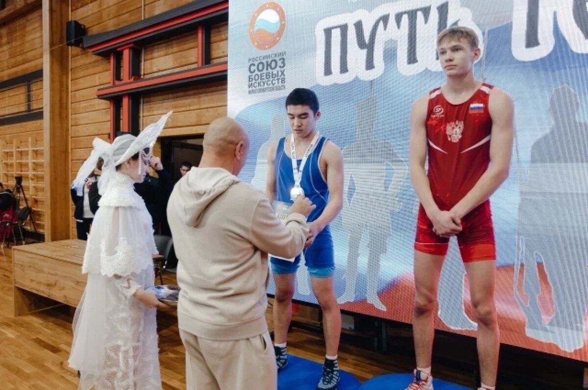    В программу фестиваля вошли соревнования по самбо, боевому самбо, греко-римской борьбе, айкидо, восточному боевому единоборству «Кобудо», фехтованию, всестилевому каратэ и казачьей рубке шашкой.