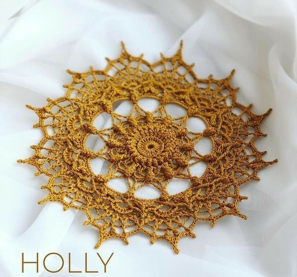 Салфетка-снежинки от Виктории Гуль.