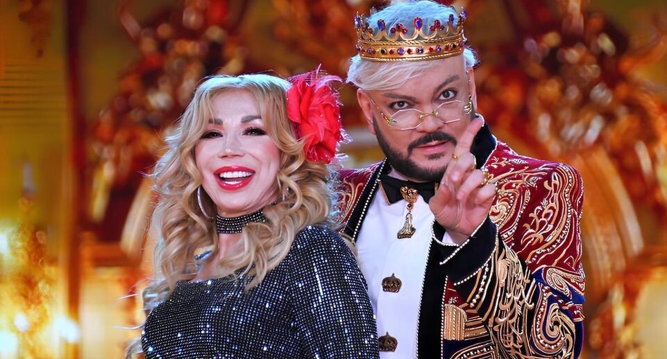    Певец Филипп Киркоров и певица Маша Распутина участвуют в съемке новогоднего огонька, декабрь 2022 года / РИА «Новости»