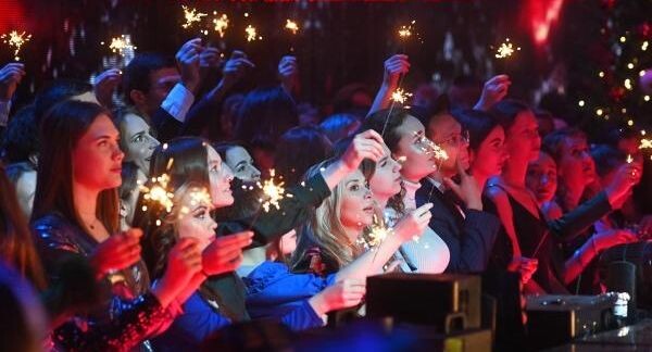    Зрители во время съемки новогоднего огонька / РИА «Новости»