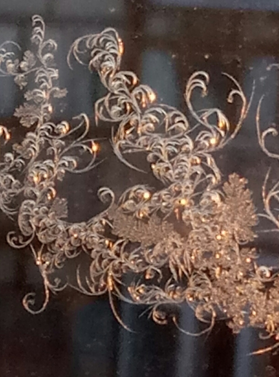 Фото узоров на зимнем окне