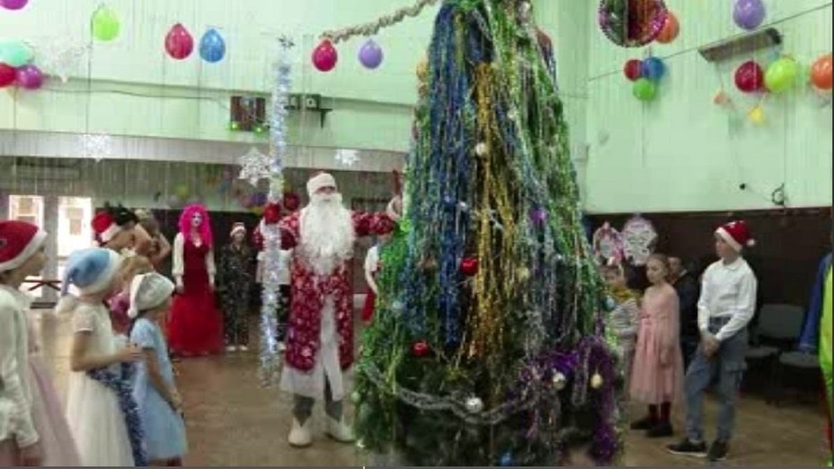    Новогодним утренником в курской "Соловушке" завершилась последняя в этом году смена