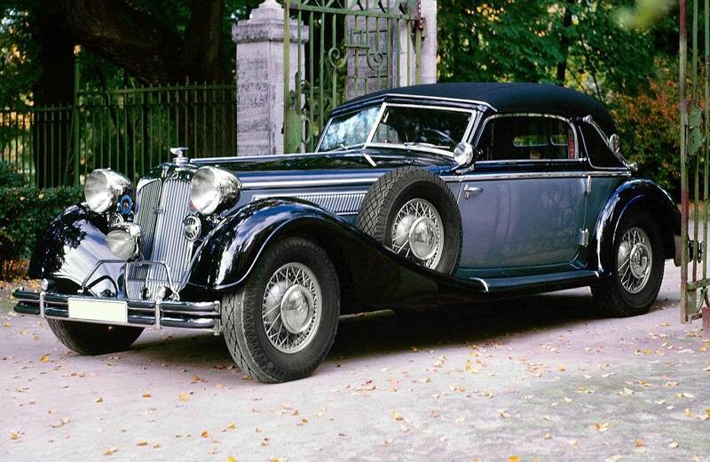 "Хорьх-853". Предположительно на таком автомобиле Штирлиц "ездил" в книге Ю. Семенова.