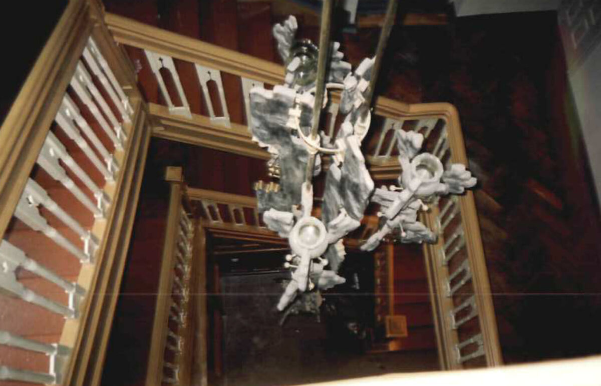 Лестница внутри виллы, 2000-е годы