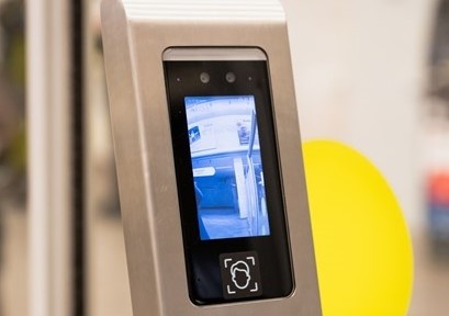    Камера на турникете с функцией оплаты проезда по биометрии в петербургском метро Автор фото: Пресс-служба ГУП "Петербургский метрополитен"