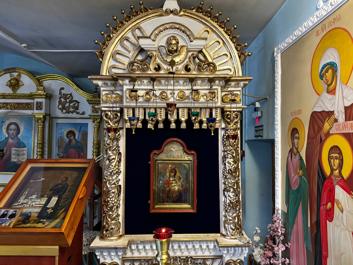 Храм святых Апостолов Петра и Павла. Село Шаркан. Фото автора.