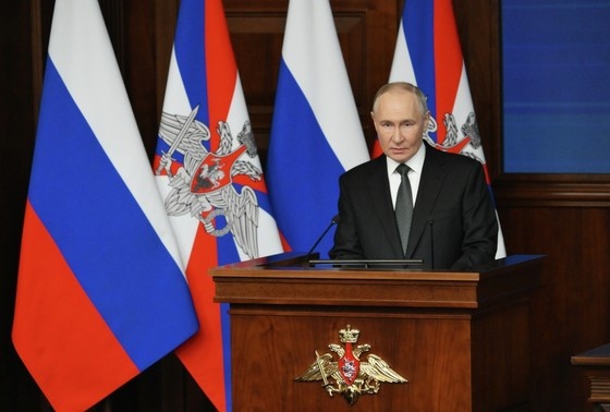    Владимир Путин выступает на расширенном заседании коллегии Министерства обороны РФ