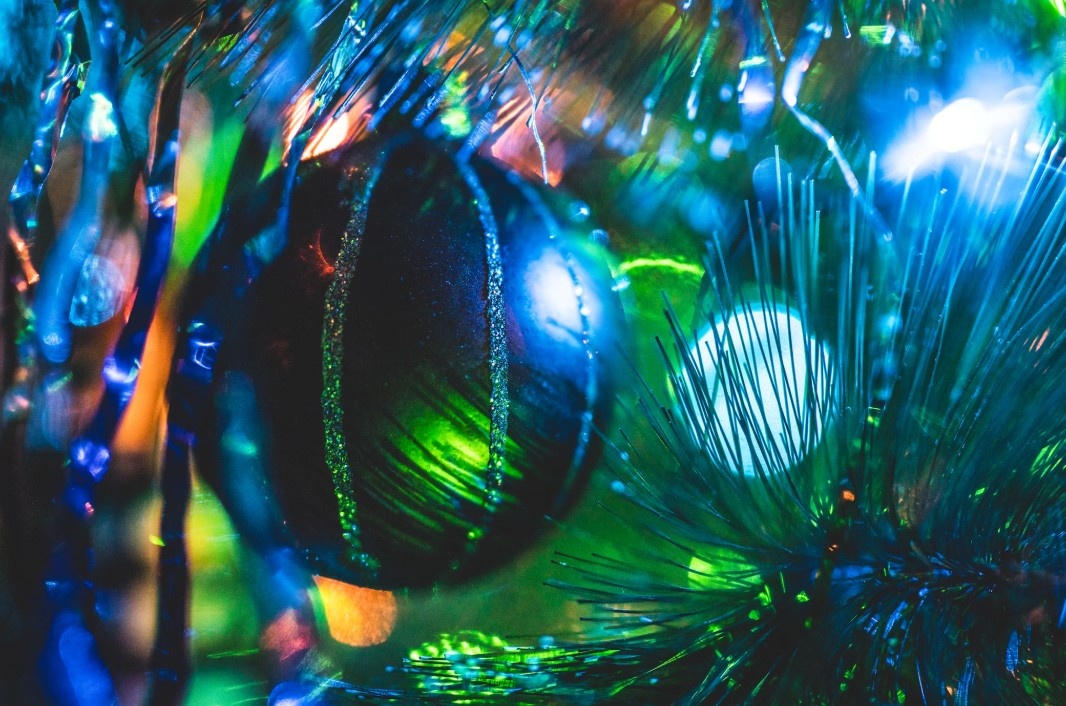    Синий цвет гирлянд оказался самым опаснымФото: unsplash.com/@sentimaprinco