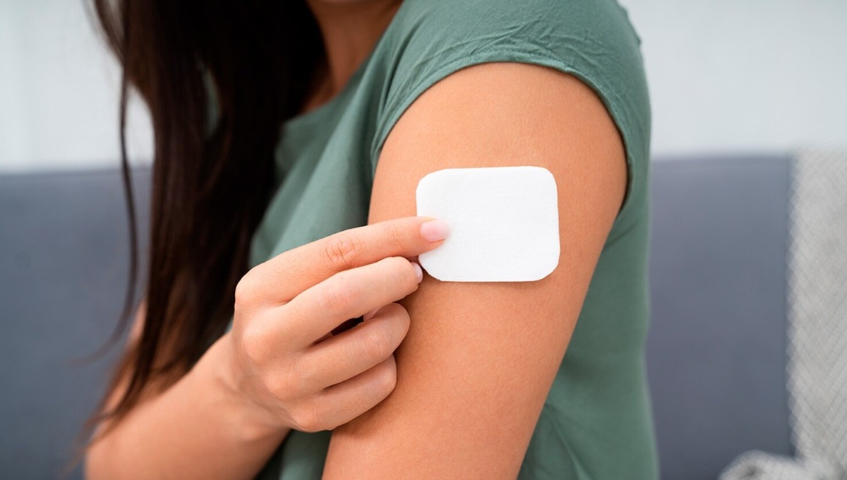    Никотиновый пластырь — один из самых эффективных способов бросить курить. Источник изображения: Science Alert