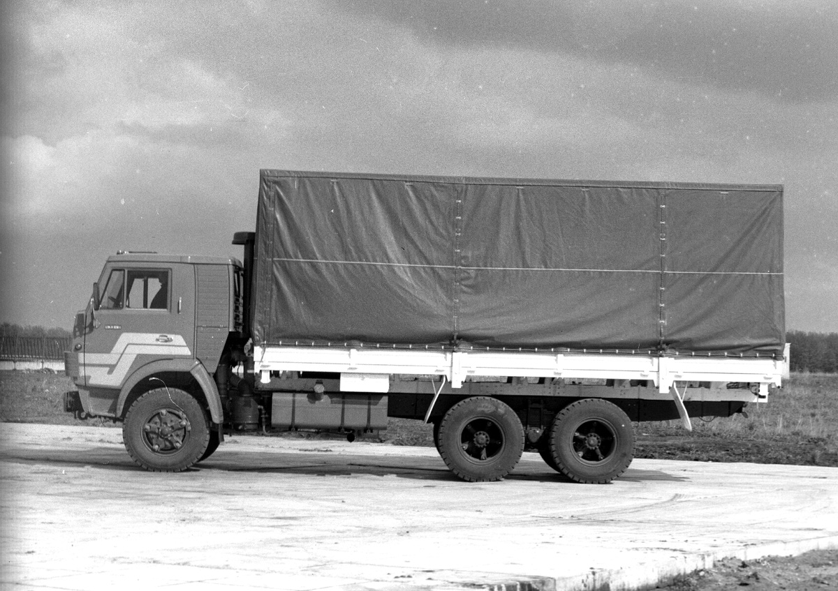 Автомобиль КАМАЗ-53212. Июль 1978 года.