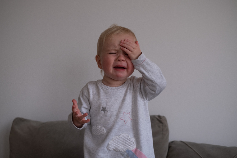 Почему ребенок часто плачет и как ему помочь. (источник изображения: freepik.com)