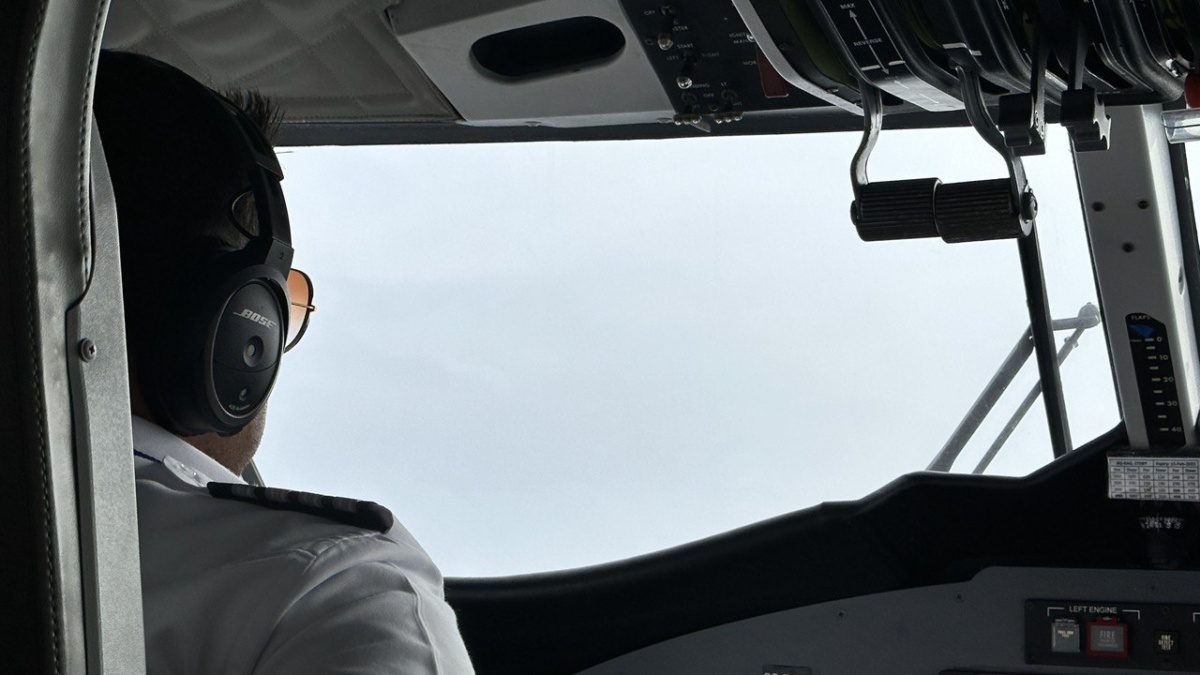 Фото редакции/ пилот мальдивской авиакомпании📷
