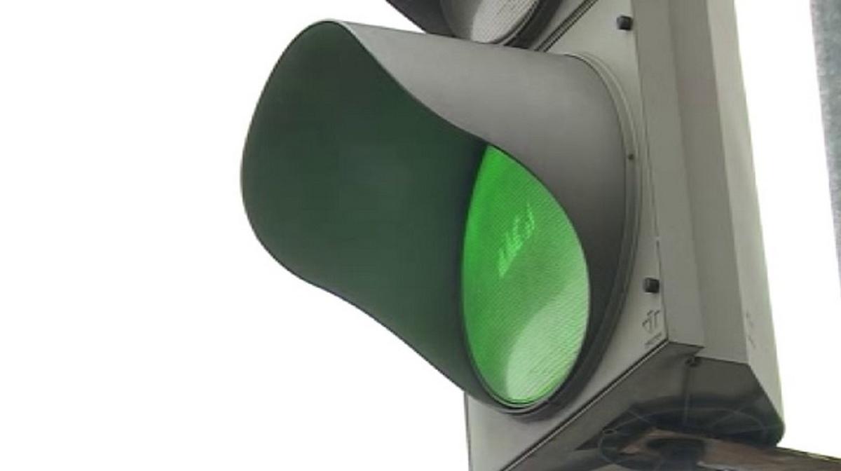    В Курске проведут проверку после жалоб граждан на «сумасшедший светофор»