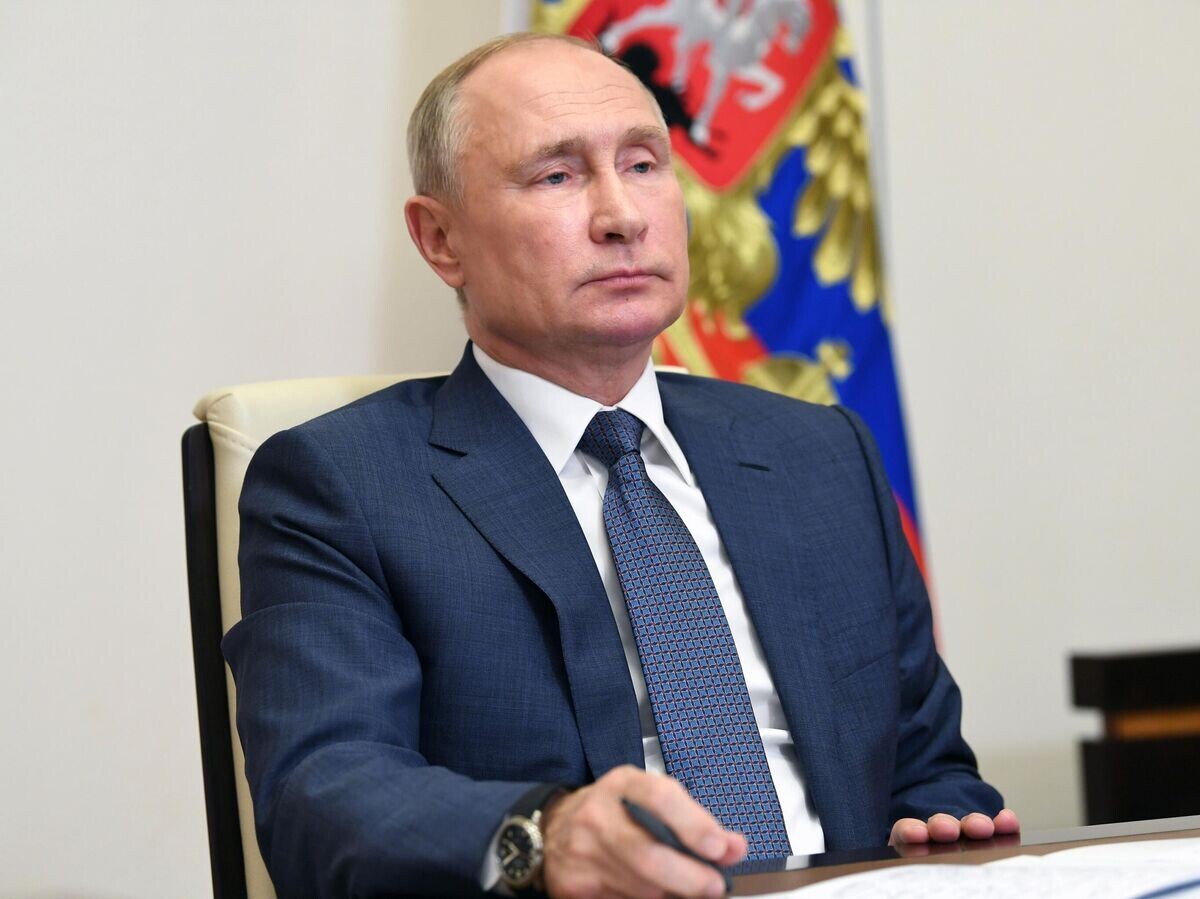    Президент РФ Владимир Путин принимает участие в открытии многофункциональных медцентров Минобороны России в режиме видеоконференции© РИА Новости / Алексей Никольский