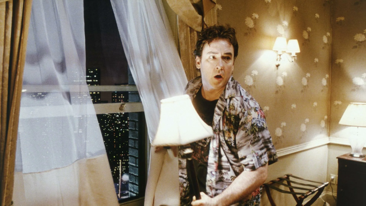 кадр из фильма "1408" 2007 года, Режиссёр Микаэль Хофстрём