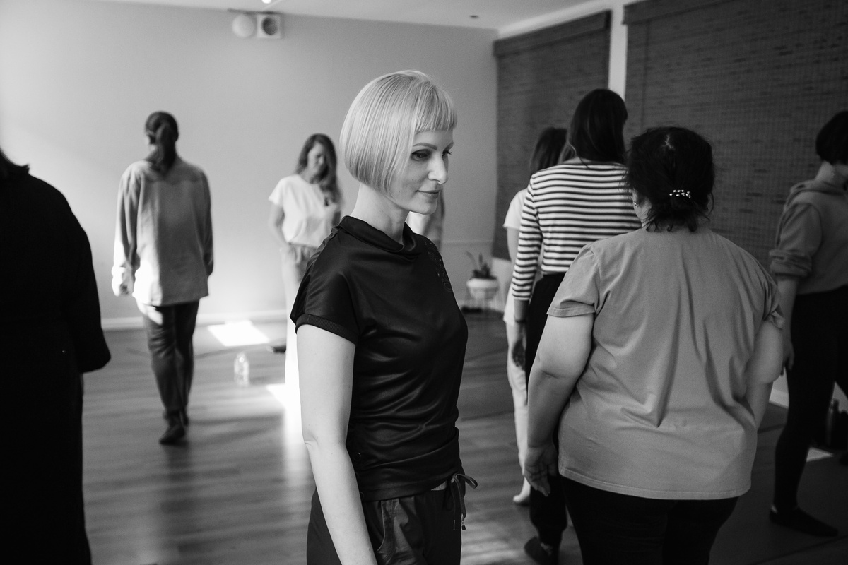 Тренинг по голосу и речи. Евгения Кор - педагог по сценической речи.