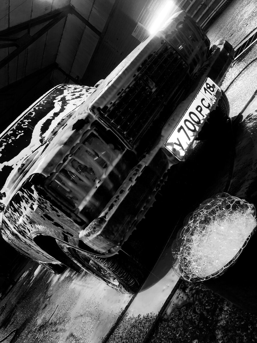 Фото машины с автомойки самообслуживания